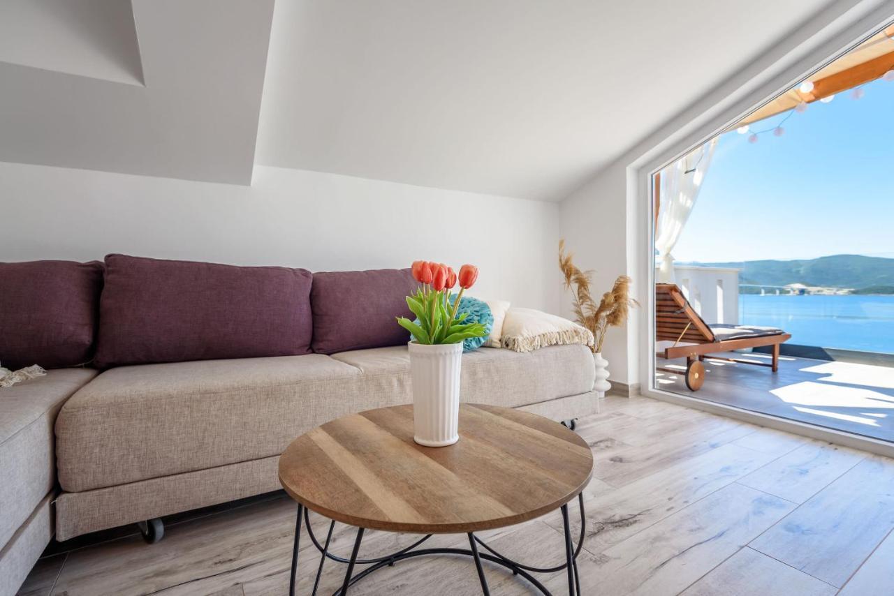 Apartments Morska Vila Komarna Luaran gambar