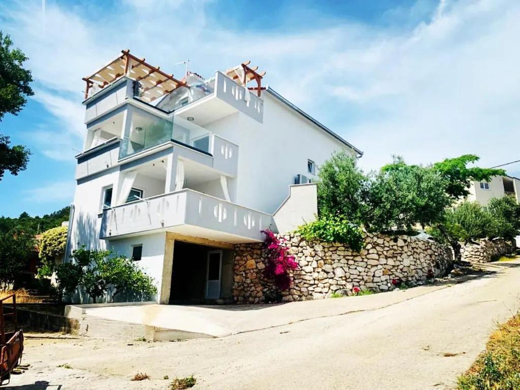 Apartments Morska Vila Komarna Luaran gambar