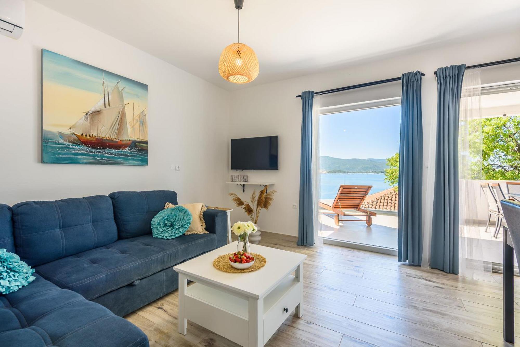 Apartments Morska Vila Komarna Luaran gambar