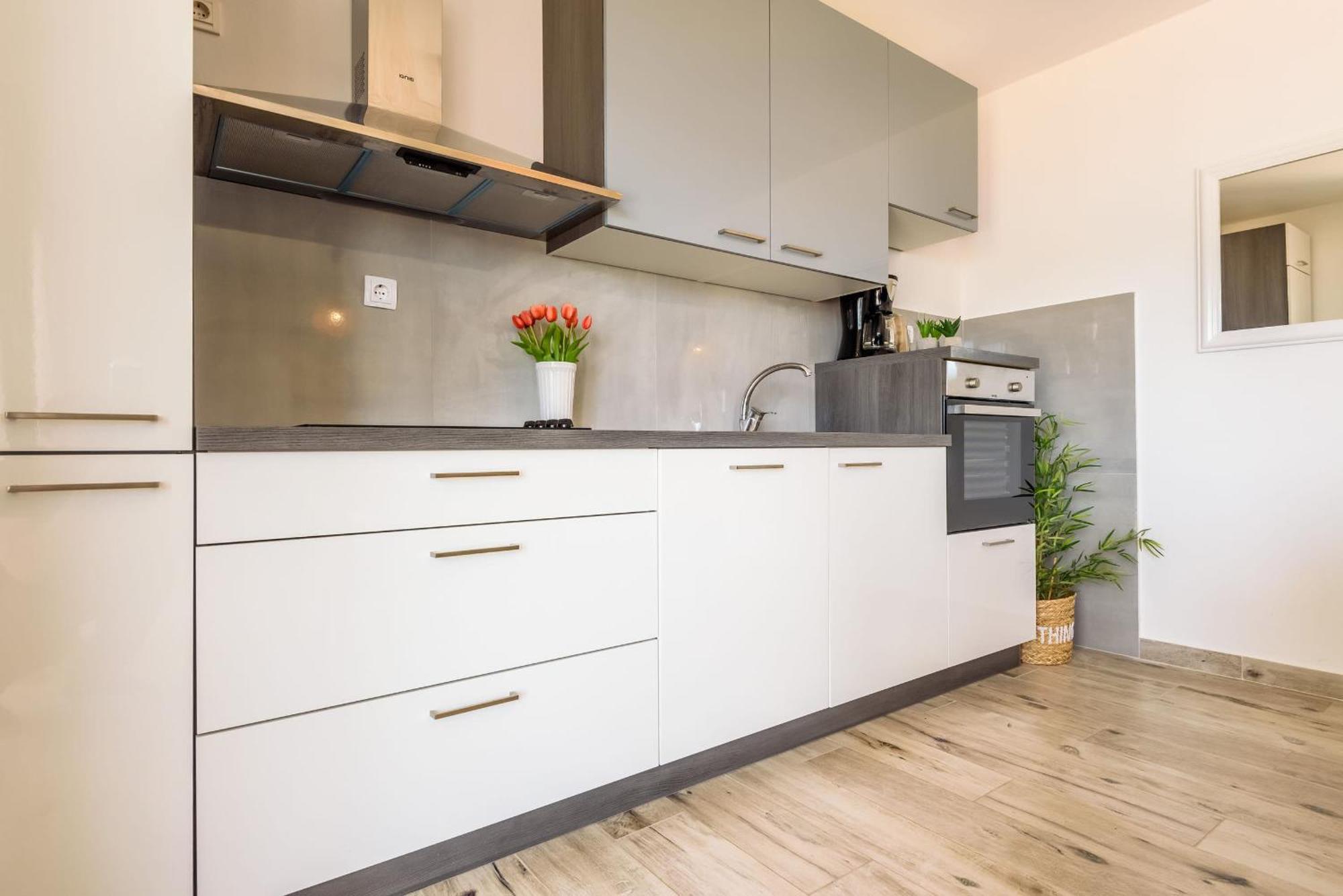 Apartments Morska Vila Komarna Luaran gambar