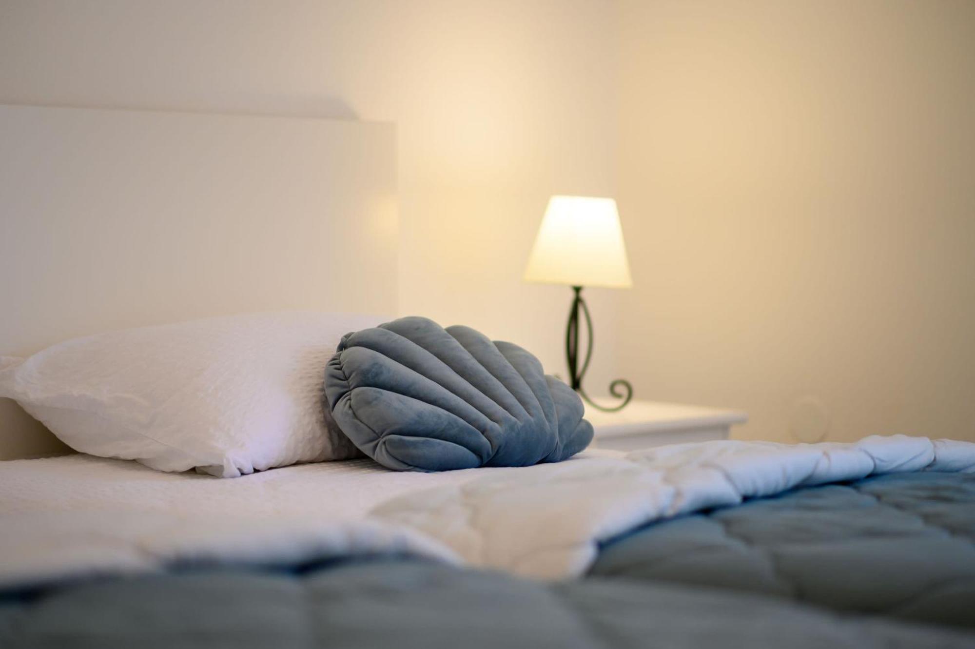 Apartments Morska Vila Komarna Luaran gambar