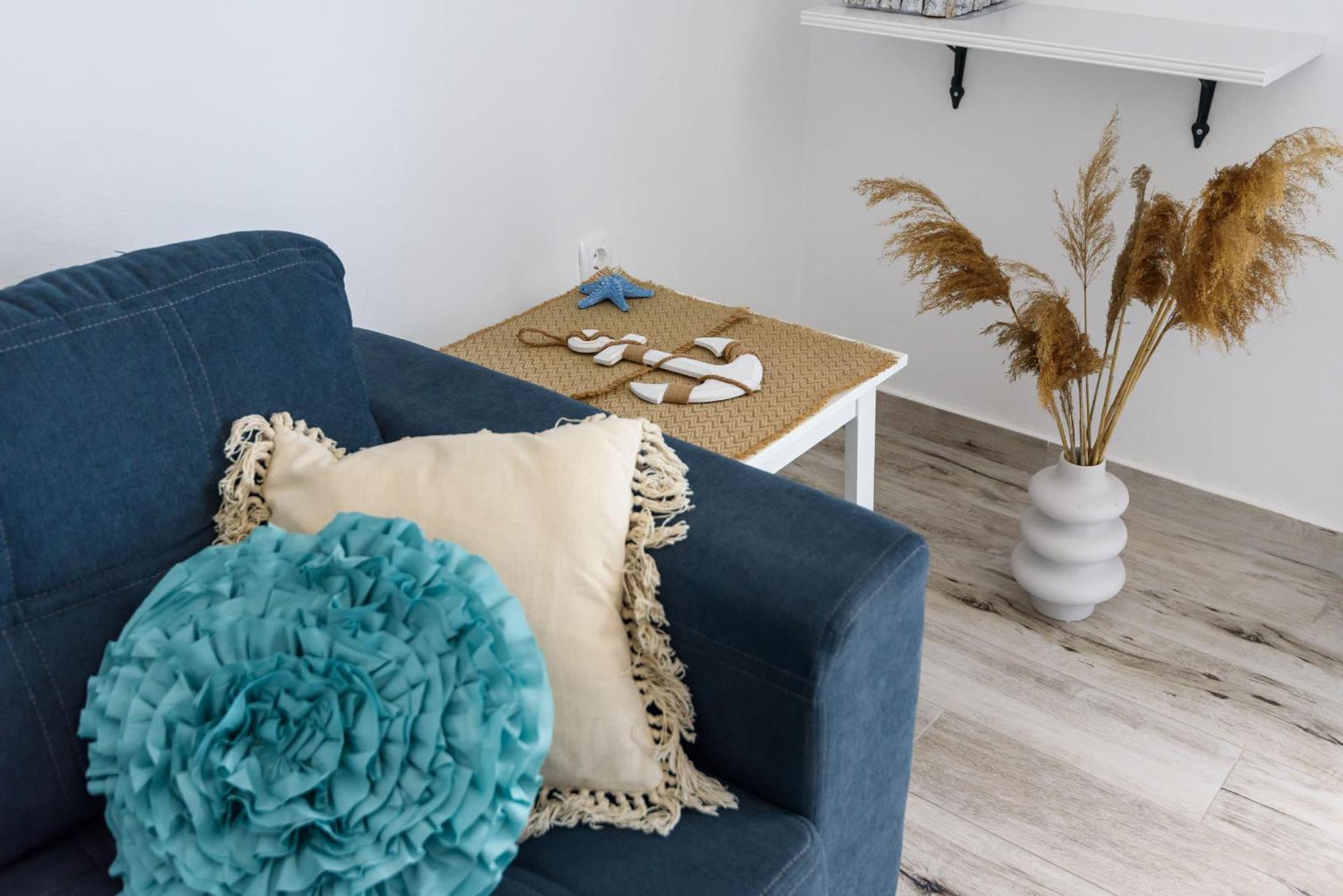 Apartments Morska Vila Komarna Luaran gambar