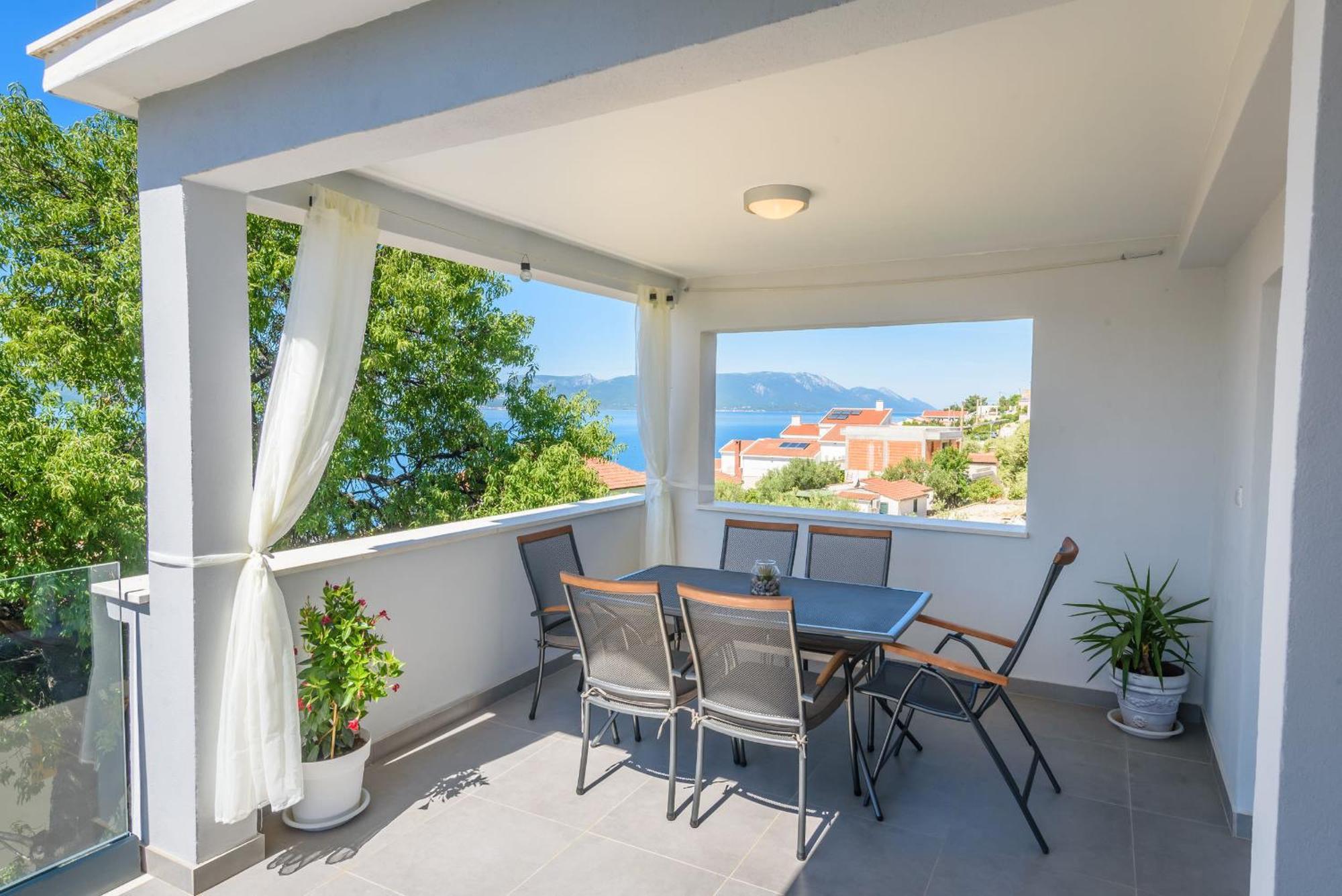 Apartments Morska Vila Komarna Luaran gambar